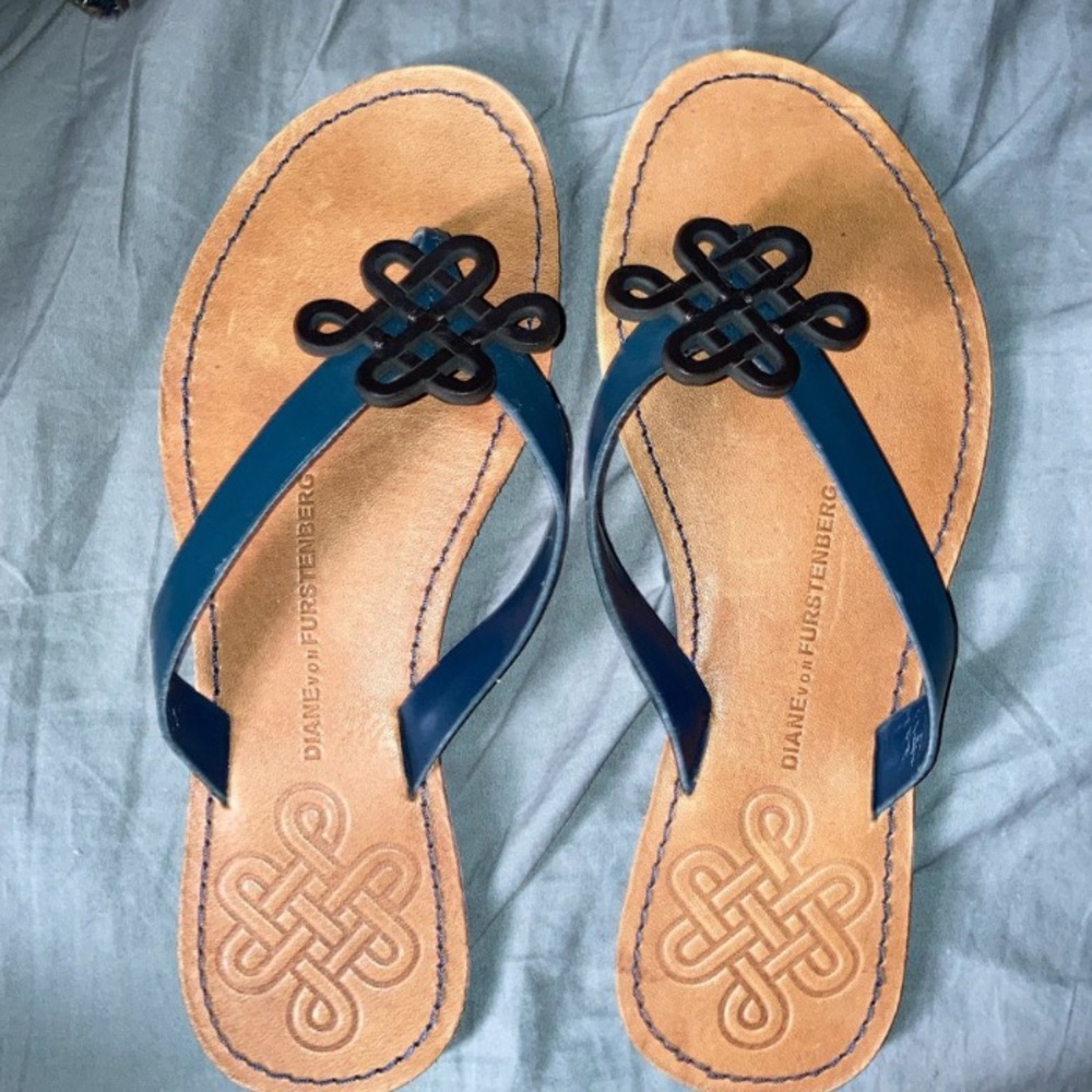 Diane Von Furtsenburg flip flops